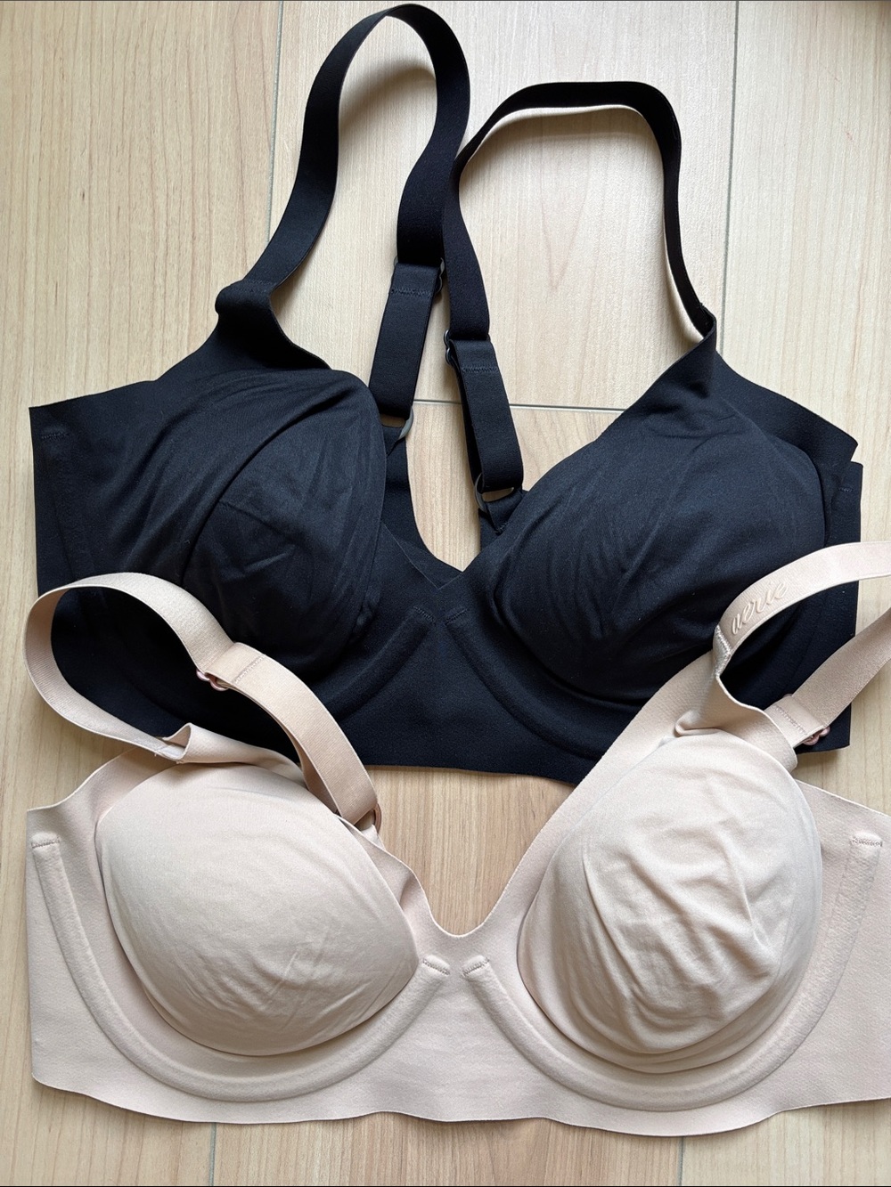 Bundle of 2 Aerie Smoothez Plunge Bras. Size 36D. Black. Beige.